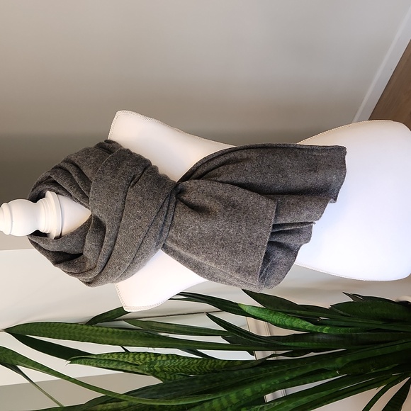 The Limited 100% Cashmere Shawl Wrap Pashmina Scarf Throw 35"W x 77"L - Picture 9 of 9